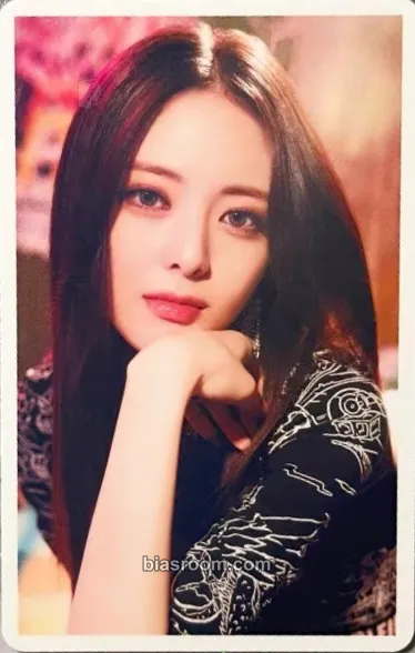 Yuna Blah Blah Blah Photocard - ITZY - ITZY K-pop photocard