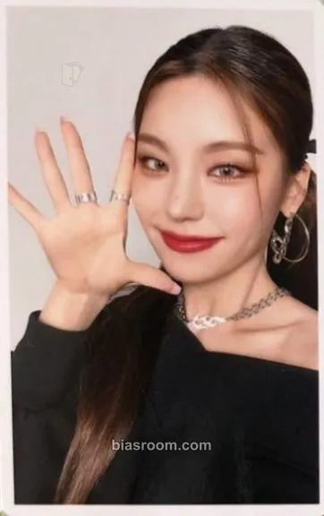 Yeji Blah Blah Blah Photocard - ITZY - ITZY K-pop photocard