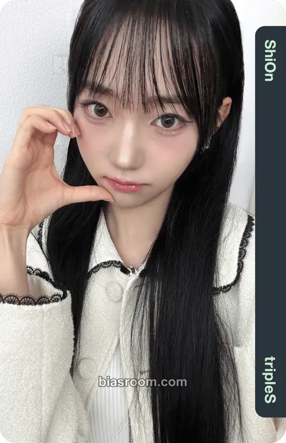 Shion Untitled Photocard - tripleS - tripleS K-pop photocard