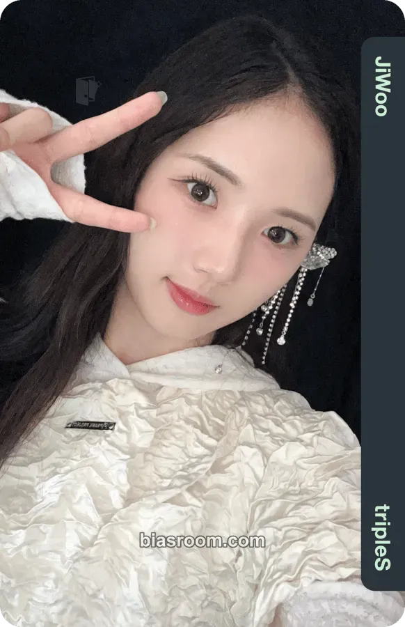 Jiwoo Untitled Photocard - tripleS - tripleS K-pop photocard