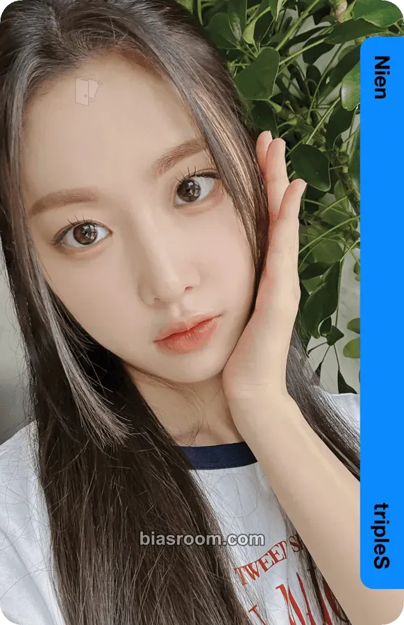 Nien tripleS 1st World Tour: Authentic Photocard - tripleS - tripleS K-pop photocard