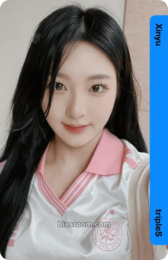 Xinyu tripleS 1st World Tour: Authentic Photocard - tripleS - tripleS K-pop photocard