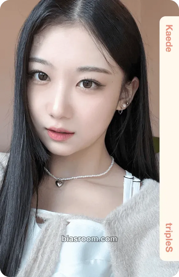 Kaede 2024 Season's Greetings: LOVE EVOLution Photocard - tripleS - tripleS K-pop photocard