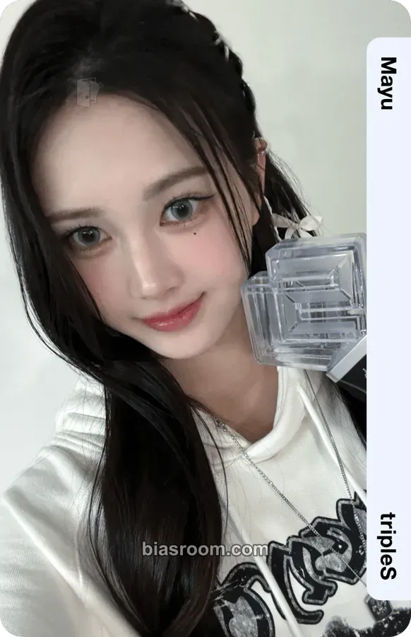 Mayu Official Lightstick Photocard - tripleS - tripleS K-pop photocard