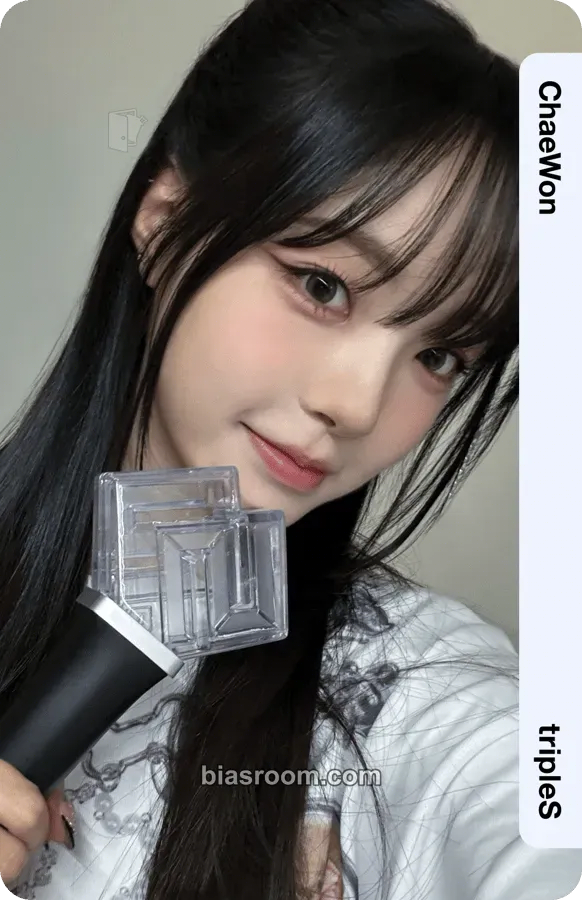 Chaewon Official Lightstick Photocard - tripleS - tripleS K-pop photocard