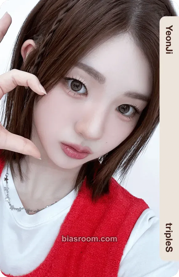 Yeonji 2025 Season's Greetings: tripleSchool Photocard - tripleS - tripleS K-pop photocard