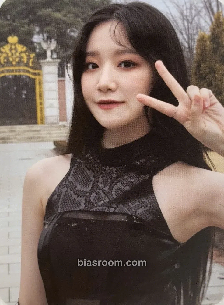 Shuhua I Trust Photocard - i-dle - i-dle K-pop photocard
