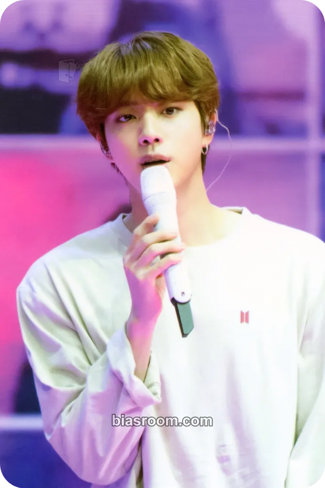 Jin HYBE Insight Museum Photocard - BTS - BTS K-pop photocard