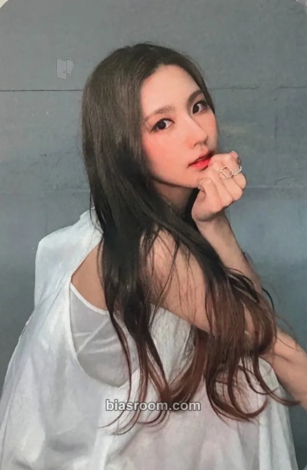 Miyeon I Trust Photocard - i-dle - i-dle K-pop photocard