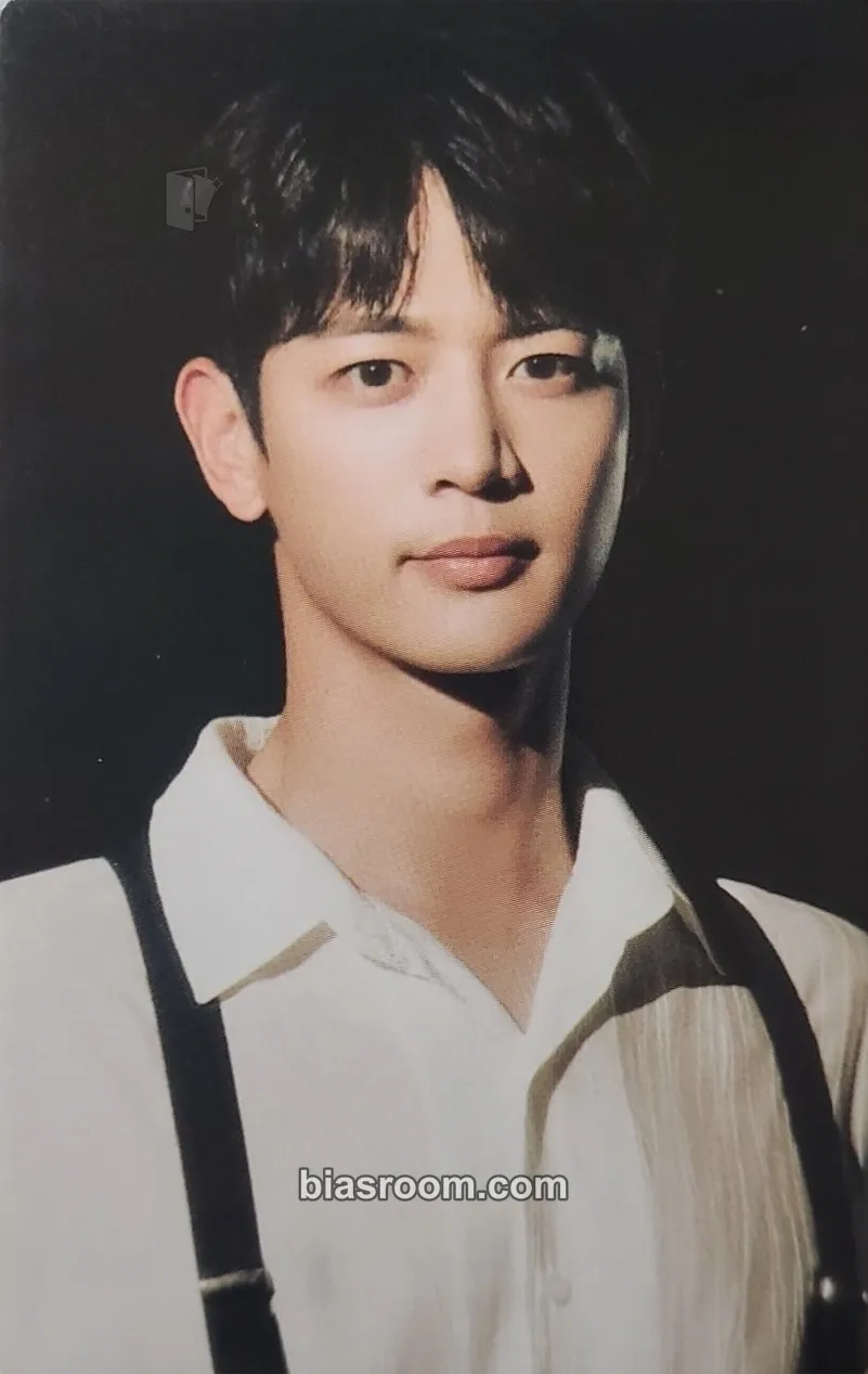 Minho SHINee 2022 Season's Greetings Photocard - SHINee - SHINee K-pop photocard