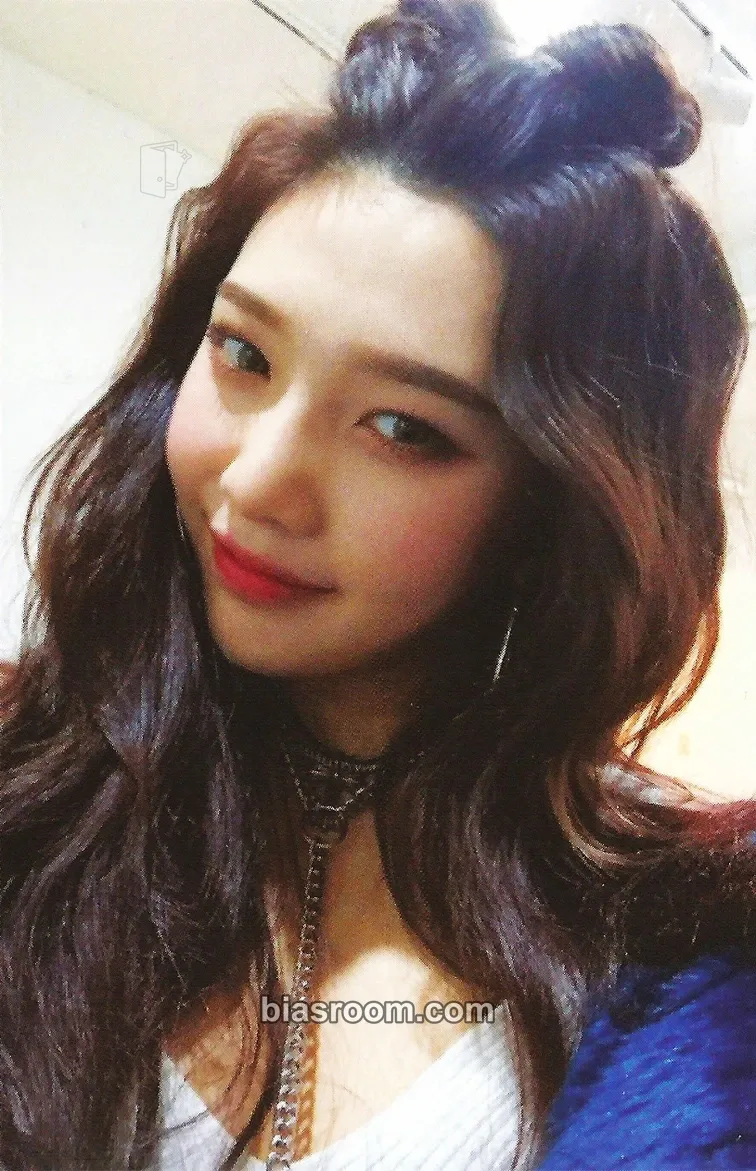 Joy The Perfect Red Velvet Photocard - Red Velvet - Red Velvet K-pop photocard