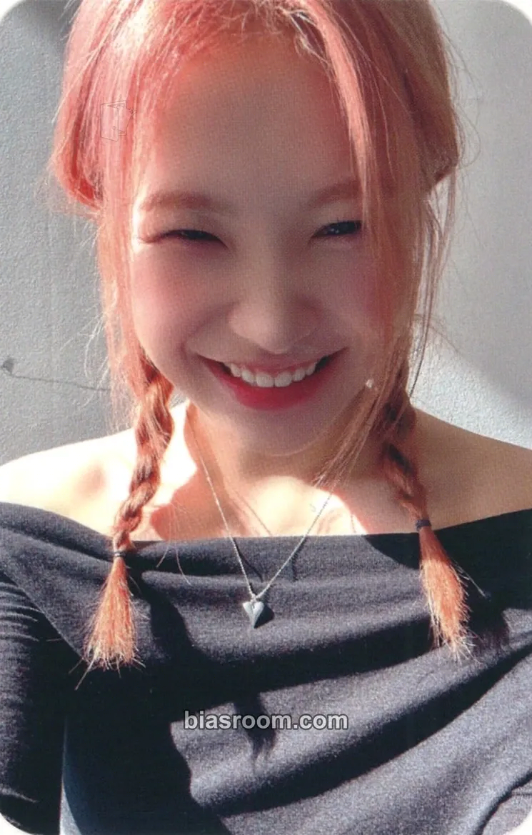 Yeri Cosmic Photocard - Red Velvet - Red Velvet K-pop photocard