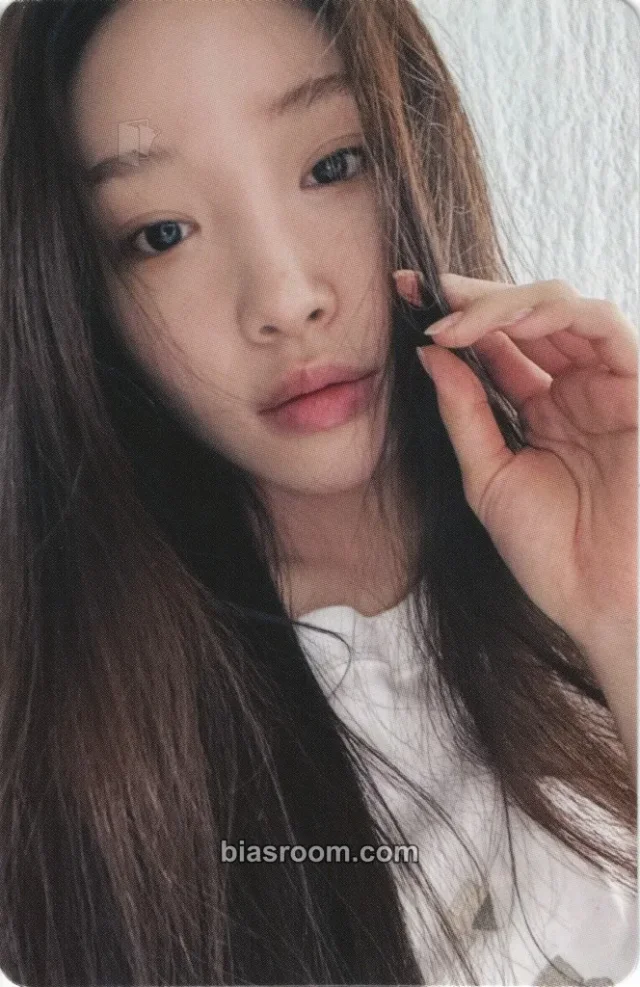 Chung Ha - CHUNG HA - Bare&Rare Pt.1 Album album photocard