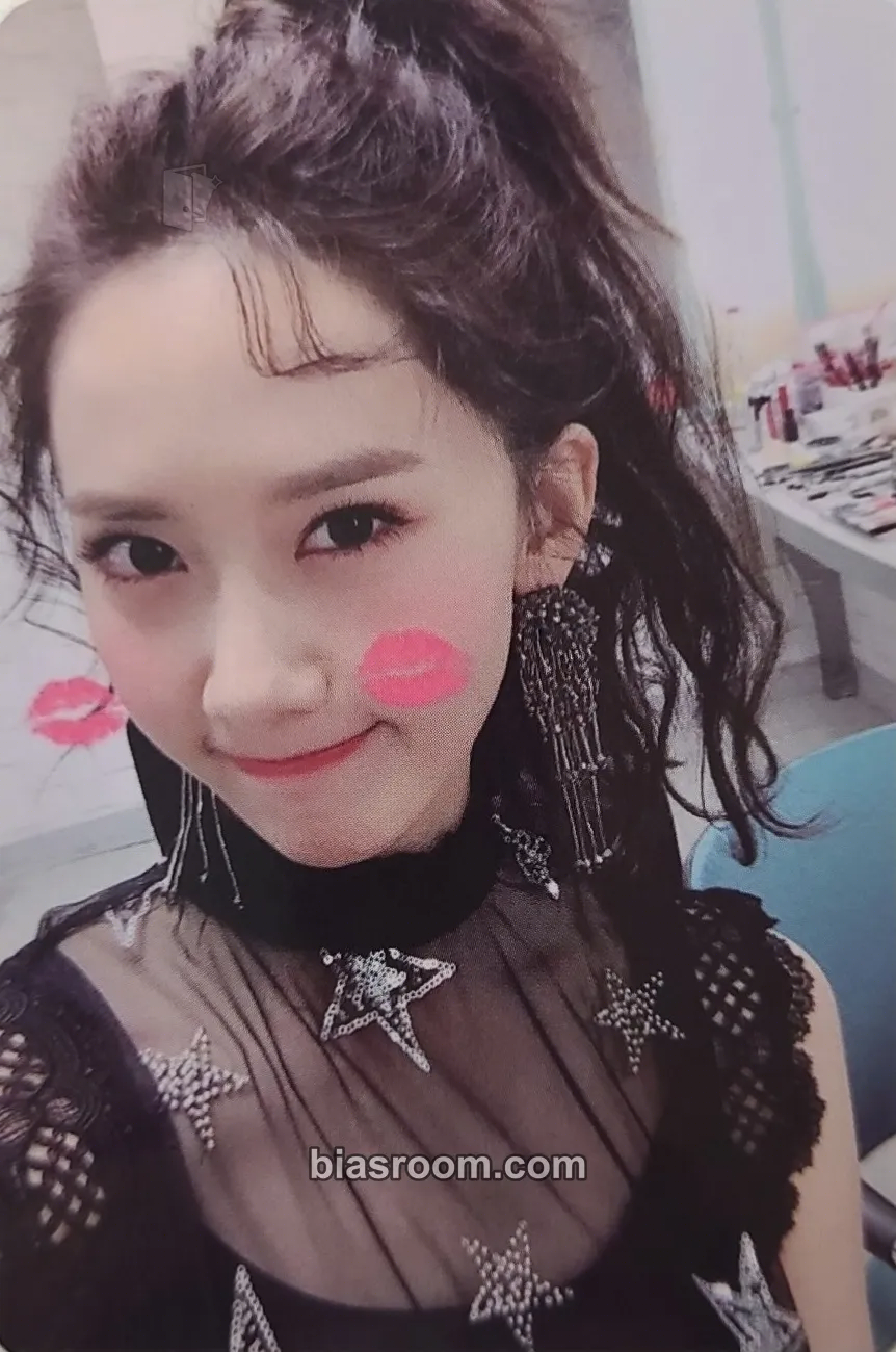 Yoona Holiday Night Photocard - Girls' Generation - Girls' Generation K-pop photocard