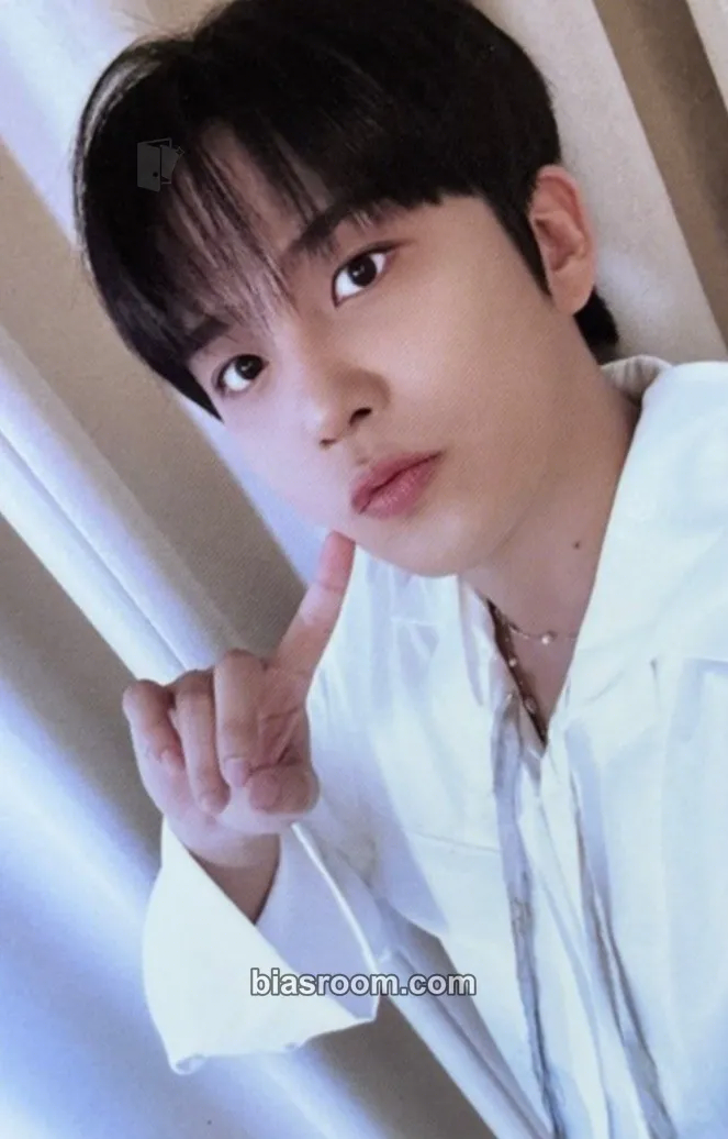 Jongho GOLDEN HOUR : Part.2 Photocard - ATEEZ - ATEEZ K-pop photocard