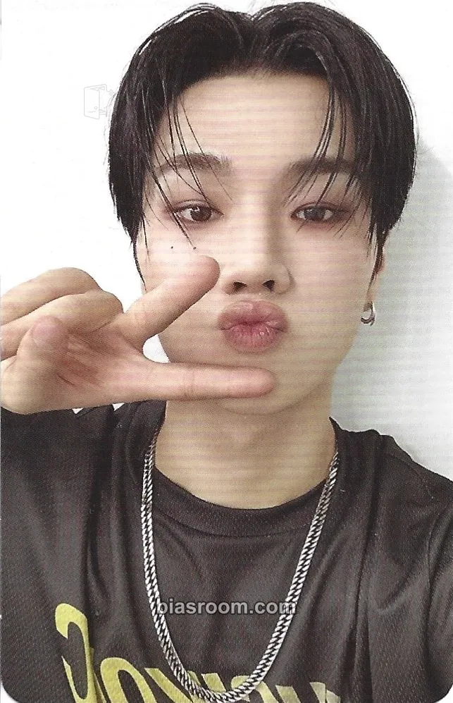 Jungsu Livelock Photocard - Xdinary Heroes - Xdinary Heroes K-pop photocard