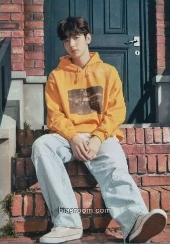 Soobin 2022 Fanlive Moa X Together Photocard - TOMORROW X TOGETHER - TOMORROW X TOGETHER K-pop photocard