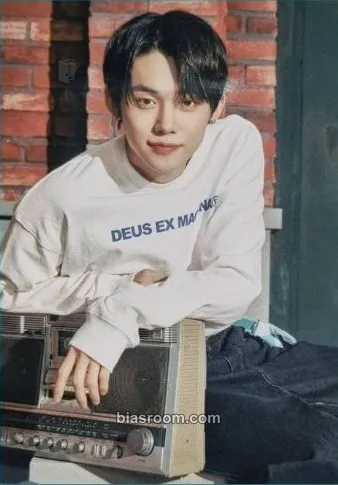 Yeonjun 2022 Fanlive Moa X Together Photocard - TOMORROW X TOGETHER - TOMORROW X TOGETHER K-pop photocard