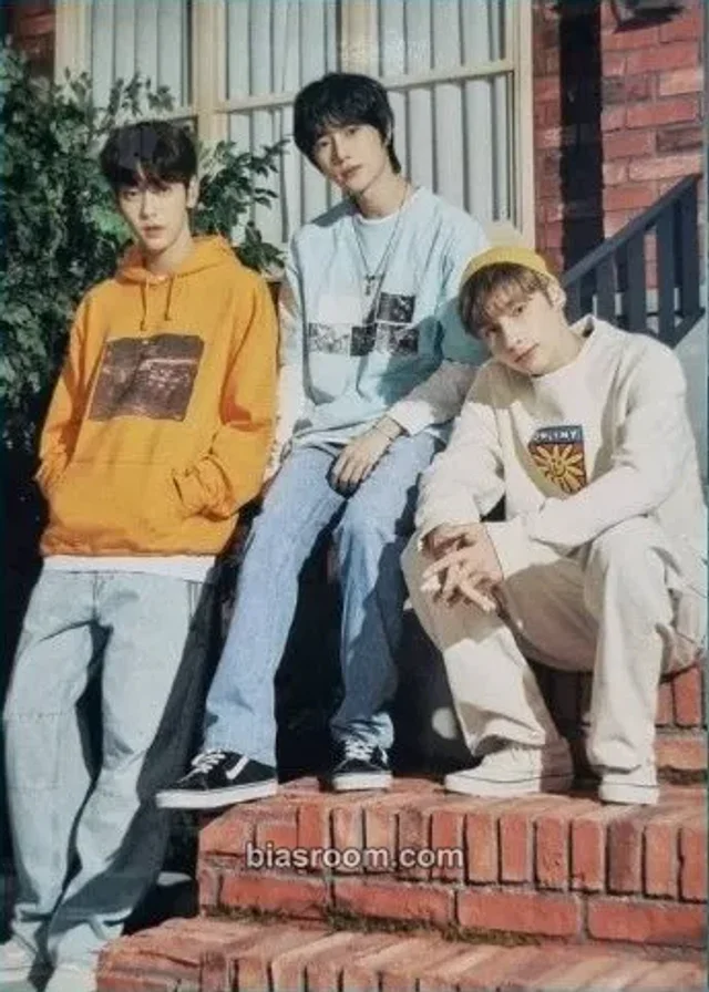 TOMORROW X TOGETHER - Yeonjun & Taehyun - 2022 TXT FANLIVE MOA X TOGETHER Event mini photocard