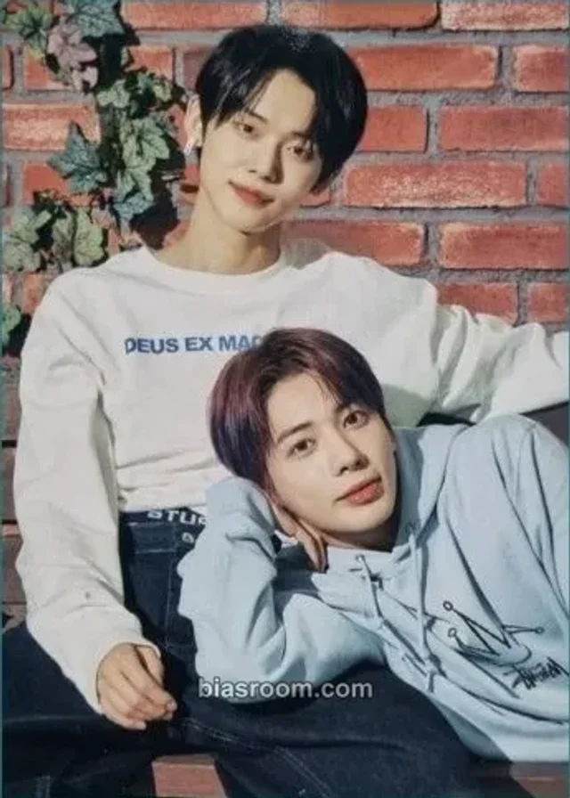 TOMORROW X TOGETHER - Yeonjun & Taehyun - 2022 TXT FANLIVE MOA X TOGETHER Event mini photocard