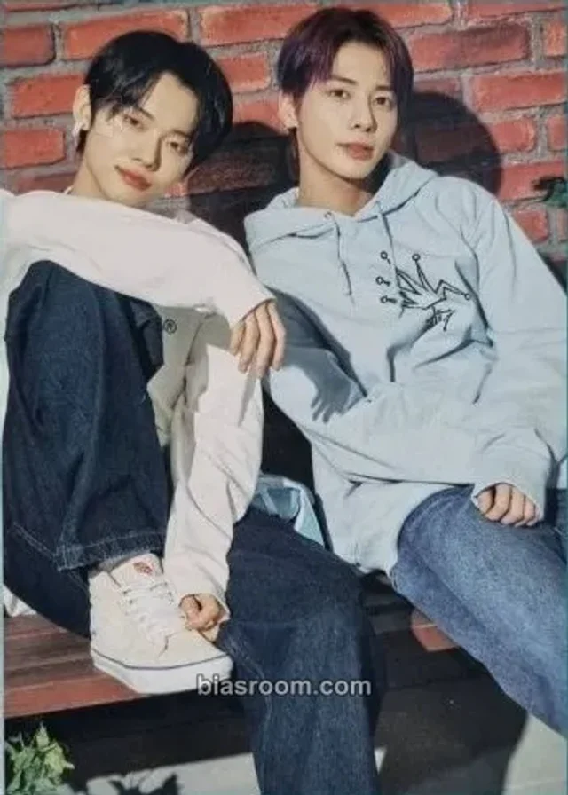 TOMORROW X TOGETHER - Yeonjun & Taehyun - 2022 TXT FANLIVE MOA X TOGETHER Event mini photocard