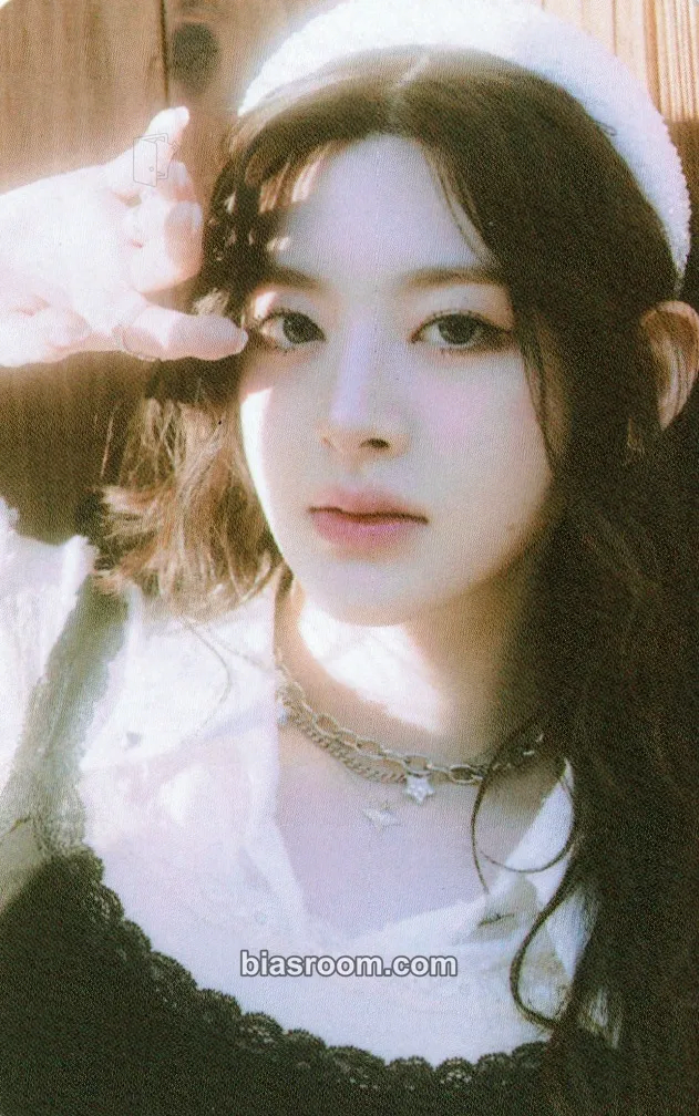 Seeun Metamorphic Photocard - STAYC - STAYC K-pop photocard