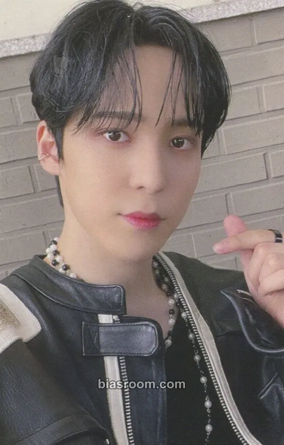 Yunho THE WORLD EP.1 : MOVEMENT Photocard - ATEEZ - ATEEZ K-pop photocard