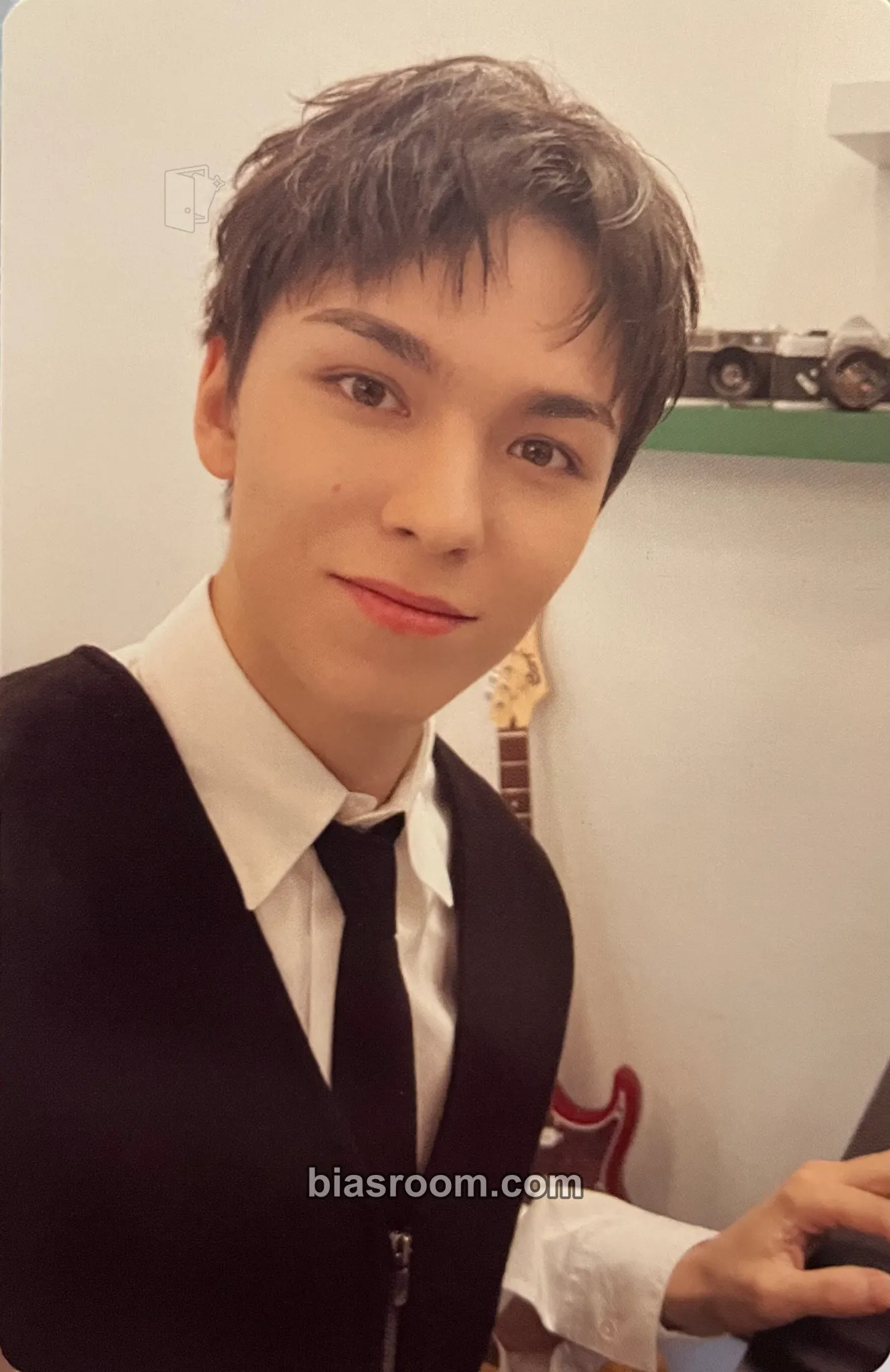 Vernon 17 IS RIGHT HERE Photocard - SEVENTEEN - SEVENTEEN K-pop photocard