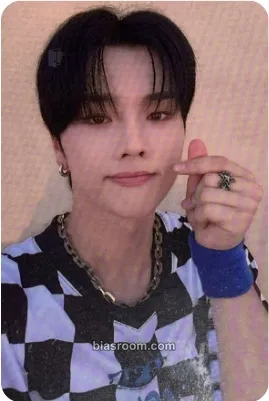 Jungsu Livelock Photocard - Xdinary Heroes - Xdinary Heroes K-pop photocard