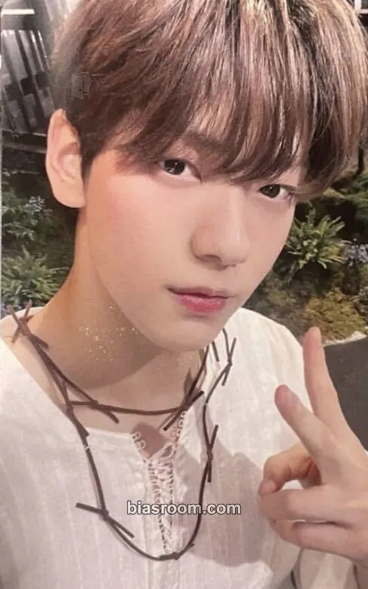 Soobin SWEET Photocard - TOMORROW X TOGETHER - TOMORROW X TOGETHER K-pop photocard