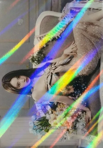 Sakura FEARLESS Photocard - LE SSERAFIM - LE SSERAFIM K-pop photocard