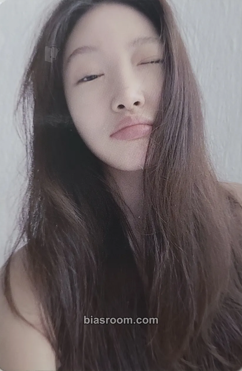 Chung Ha Bare&Rare Pt.1 Photocard - Chung Ha K-pop photocard