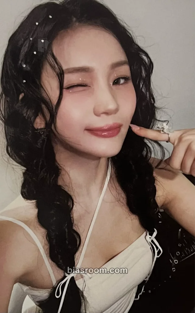 VIVIZ - Umji - A Montage of ( ) Album album photocard dayz version