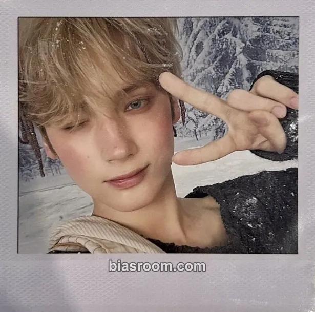 Huening Kai 誓い (CHIKAI) Photocard - TOMORROW X TOGETHER - TOMORROW X TOGETHER K-pop photocard