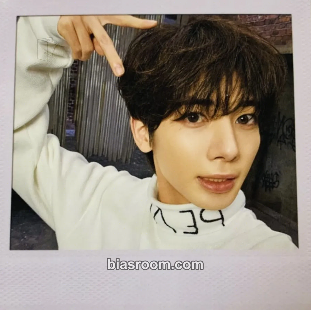 Taehyun 誓い (CHIKAI) Photocard - TOMORROW X TOGETHER - TOMORROW X TOGETHER K-pop photocard