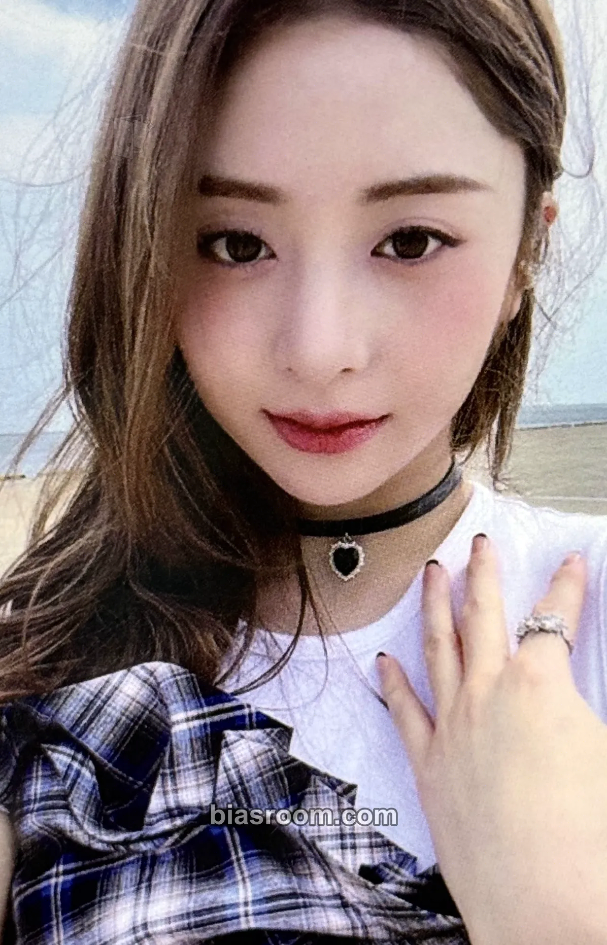 Huh Yunjin ANTIFRAGILE Photocard - LE SSERAFIM - LE SSERAFIM K-pop photocard