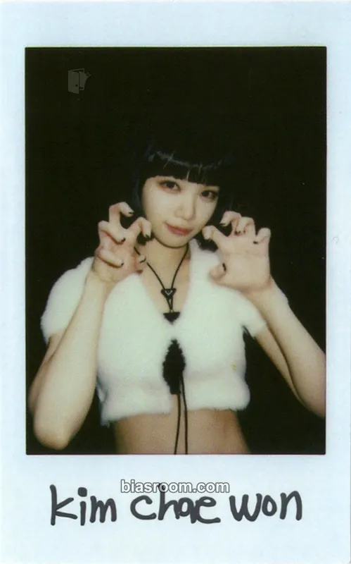 Kim Chaewon FEARLESS Photocard - LE SSERAFIM - LE SSERAFIM K-pop photocard