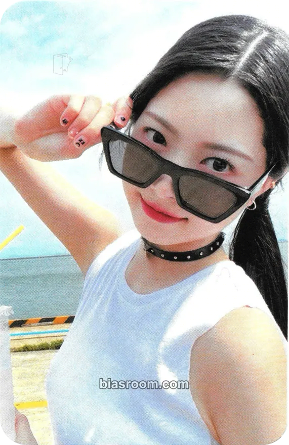 Hong Eunchae ANTIFRAGILE Photocard - LE SSERAFIM - LE SSERAFIM K-pop photocard