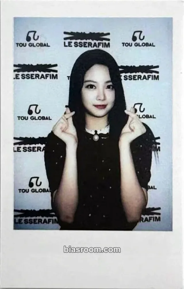 LE SSERAFIM - Hong Eunchae - FEARLESS Album event tou global polaroid