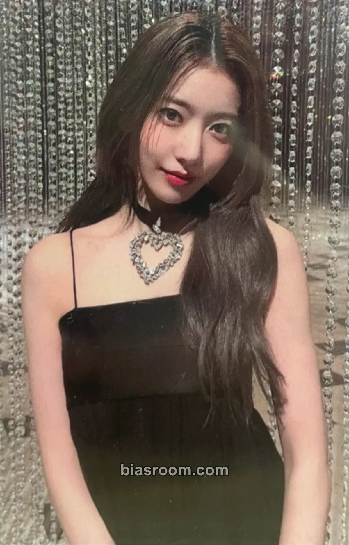 Sakura FEARLESS Photocard - LE SSERAFIM - LE SSERAFIM K-pop photocard