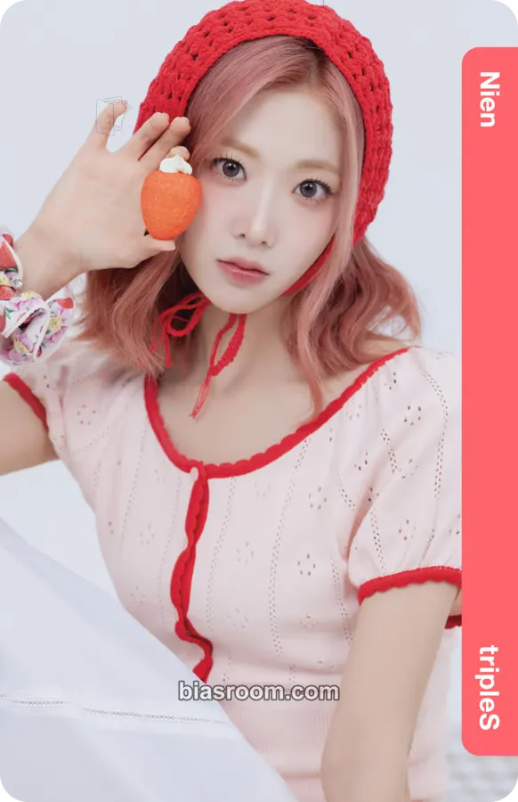 Nien Atom02 Physical Objekts Photocard - tripleS - tripleS K-pop photocard