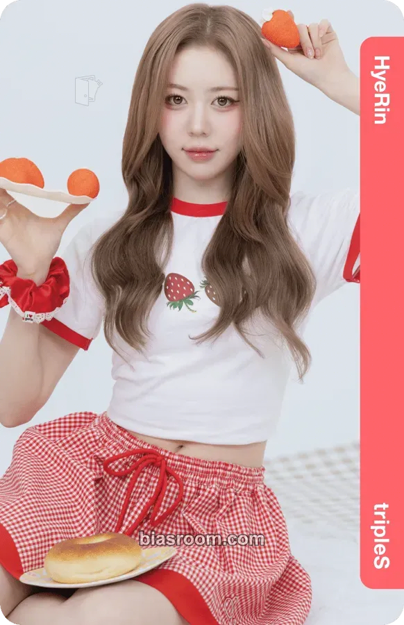 Hyerin Atom02 Physical Objekts Photocard - tripleS - tripleS K-pop photocard