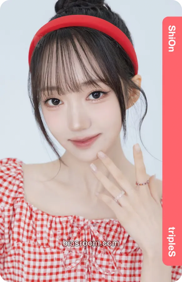 Shion Atom02 Physical Objekts Photocard - tripleS - tripleS K-pop photocard