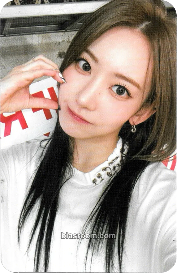 Sakura ANTIFRAGILE Photocard - LE SSERAFIM - LE SSERAFIM K-pop photocard