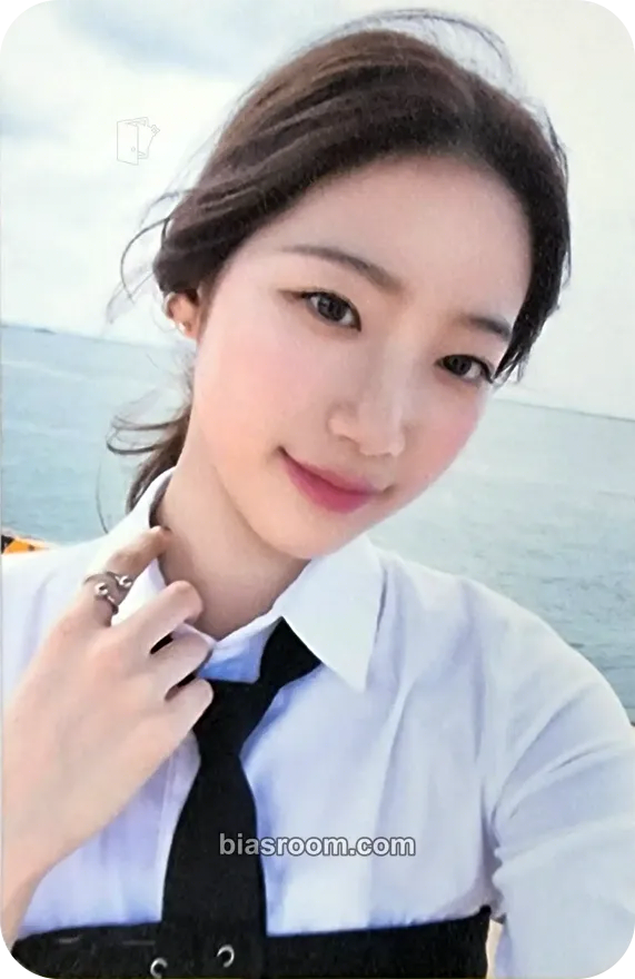 Kazuha ANTIFRAGILE Photocard - LE SSERAFIM - LE SSERAFIM K-pop photocard