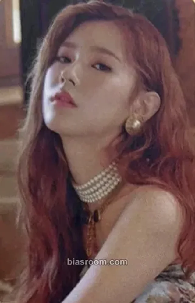 i-dle - Miyeon - I Made Album merch photocard photocard set concept photocard cubee concept version bad image - replace