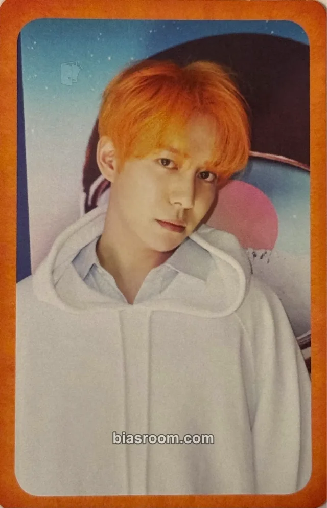 Block B - Kyung - Montage Album orange border