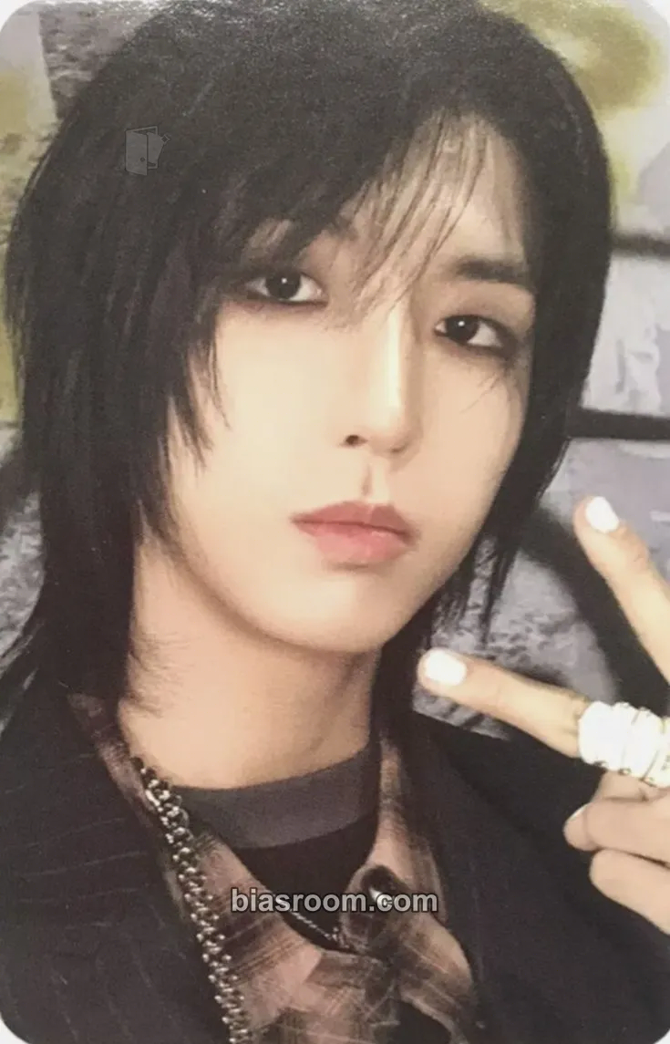 Jun Han Troubleshooting Photocard - Xdinary Heroes - Xdinary Heroes K-pop photocard