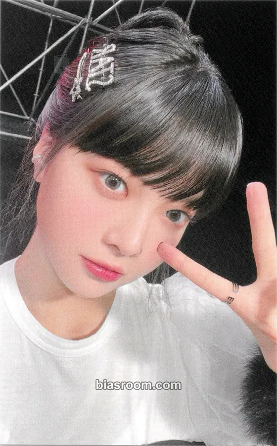 Hong Eunchae FEARLESS (Japanese Ver.) Photocard - LE SSERAFIM - LE SSERAFIM K-pop photocard