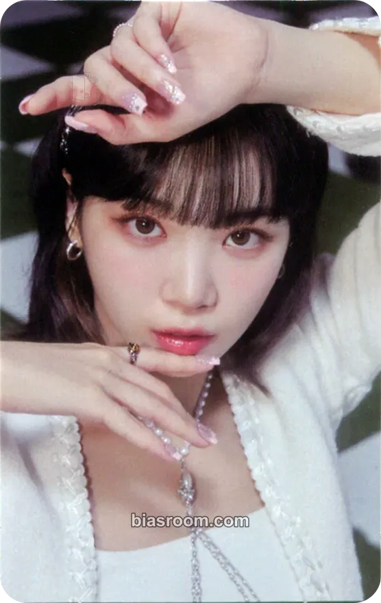 Kim Chaewon FEARLESS (Japanese Ver.) Photocard - LE SSERAFIM - LE SSERAFIM K-pop photocard